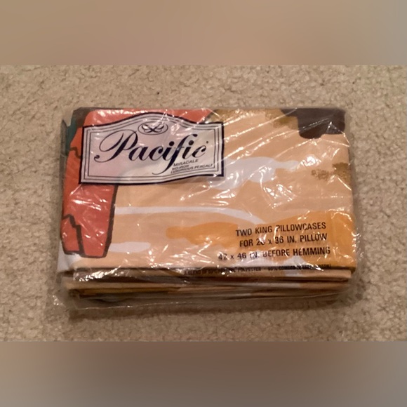 Vintage 1970s Pacific Two Pillowcases King Size. New Old Stock. - Picture 1 of 2